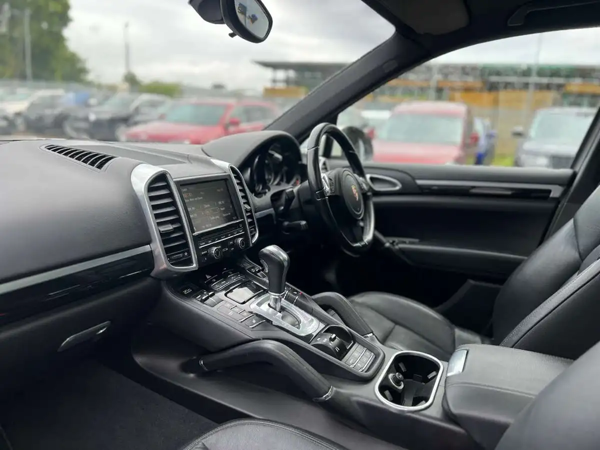 2011-porsche-cayenne-30td-245bhp-awd-tiptronic-s-big-39
