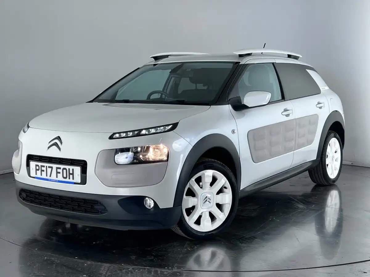 2017-citroen-c4-cactus-16bluehdi-w-big-28