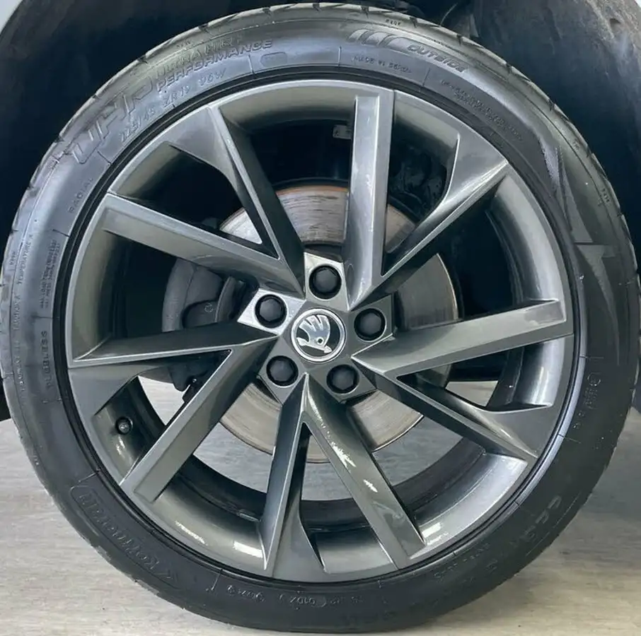 2019-skoda-karoq-20tdi-sportline-150ps-4x4-big-16
