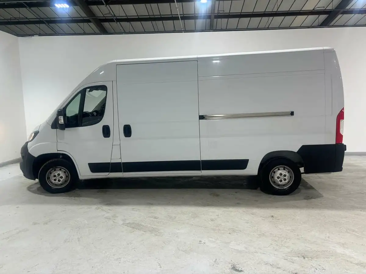 2022-peugeot-boxer-22-bluehdi-professional-335-l3-h2-panel-big-29