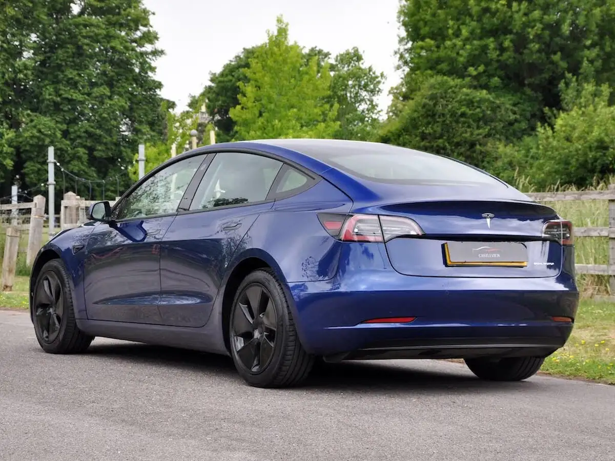 2020-tesla-model-3-e-long-range-big-32