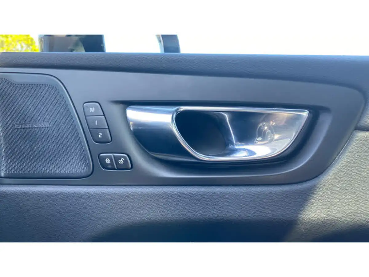 2022-volvo-xc60-20-b5-r-design-awd-big-14