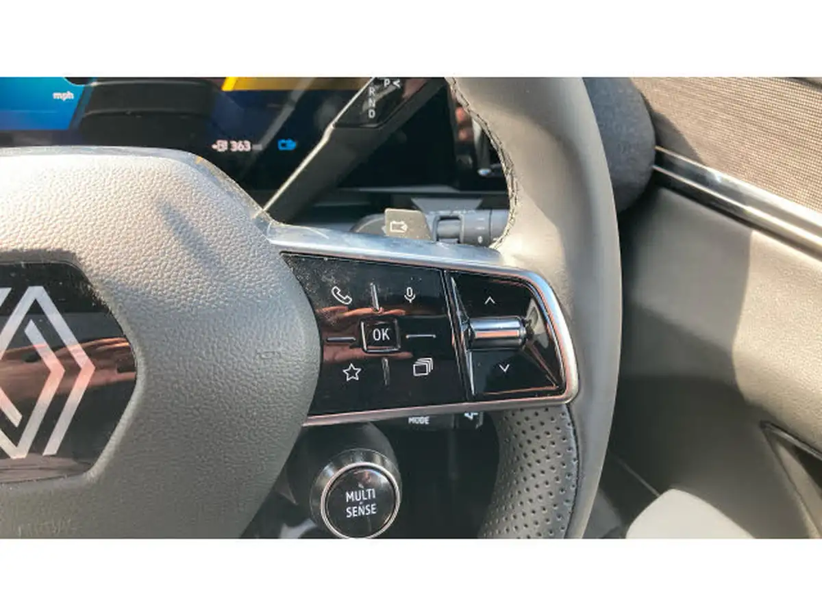 2024-renault-scenic-e-tech-e-iconic-big-25