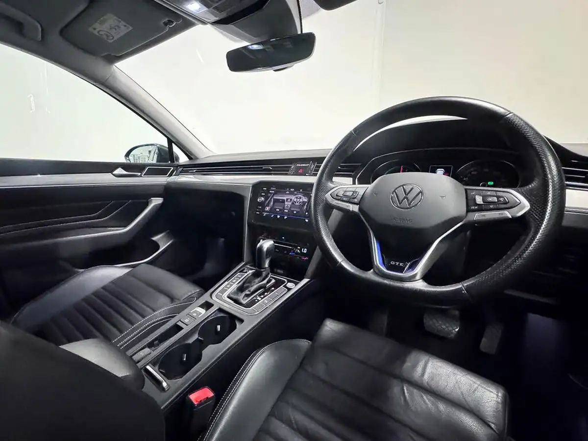 2021-volkswagen-passat-14-tsi-gte-estate-5d-big-28