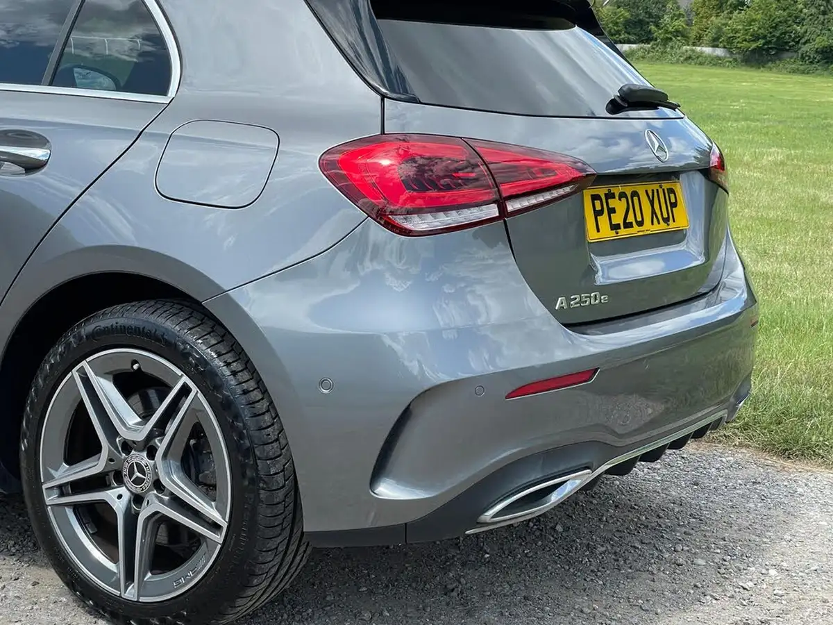 2020-mercedes-benz-a-class-13-a250e-amg-line-premium-hatchback-5d-big-18