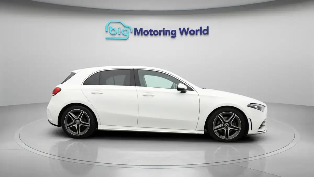 2019-mercedes-benz-a-class-13-a180-amg-line-executive-hatchback-5d-7g-dct-big-8