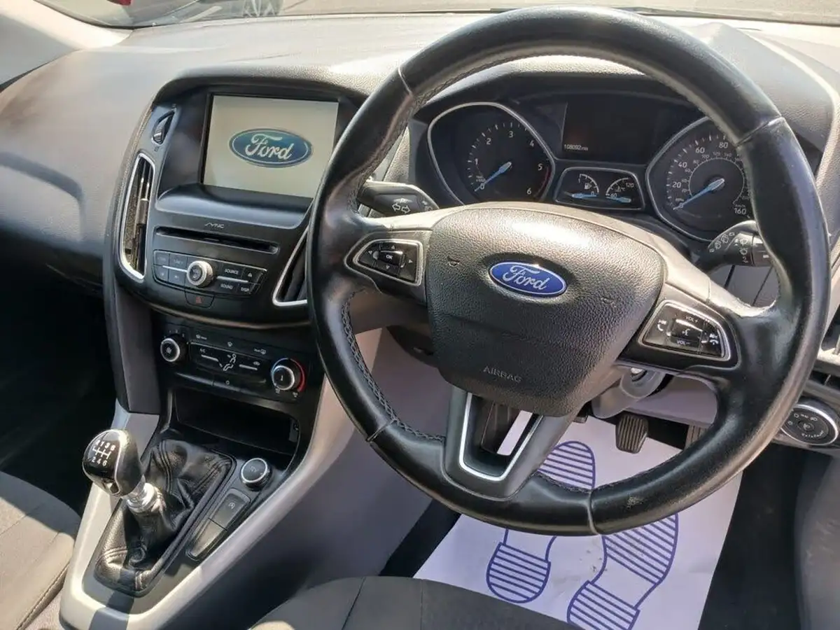 2016-ford-focus-15tdci-zetec-120ps-hatchback-big-3