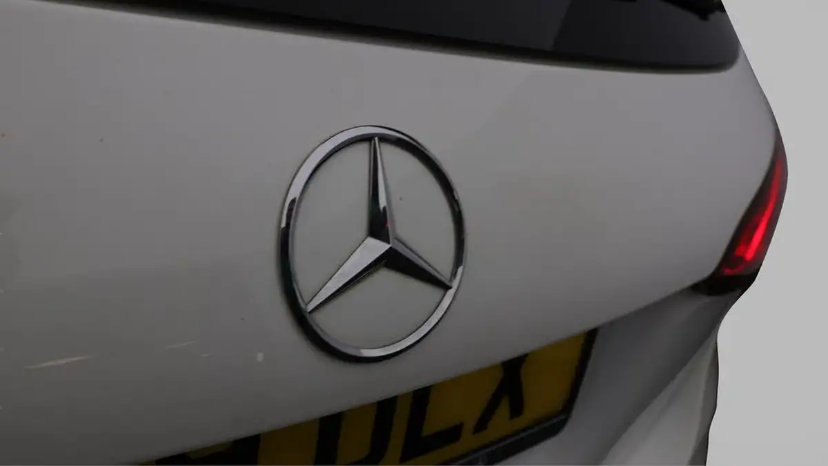 2019-mercedes-benz-a-class-13-a180-amg-line-executive-hatchback-5d-7g-dct-big-32