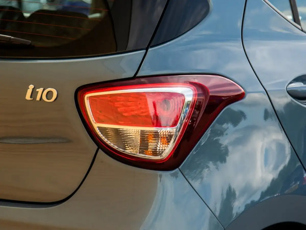 2017-hyundai-i10-10-se-big-8
