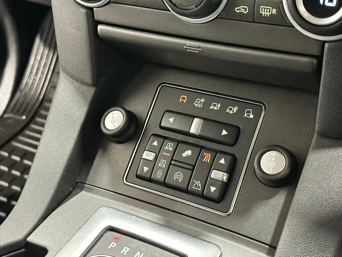 2016-land-rover-discovery-4-30-sd-v6-graphite-big-15