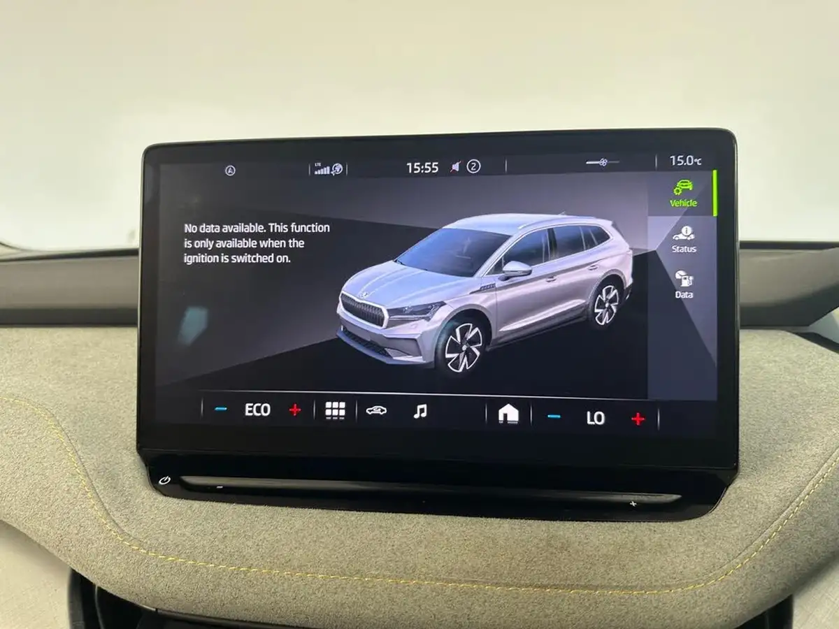 2022-skoda-enyaq-e-60-big-36