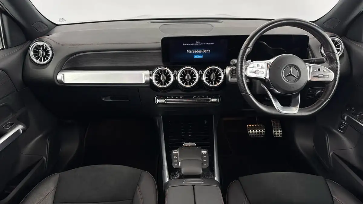 2022-mercedes-benz-eqb-e-eqb-300-amg-line-big-10