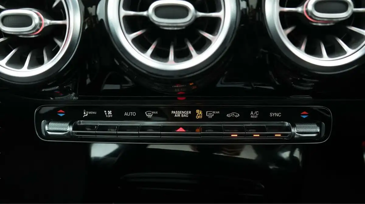 2020-mercedes-benz-a-class-13-a200-amg-line-premium-plus-hatchback-5d-7g-dct-big-12