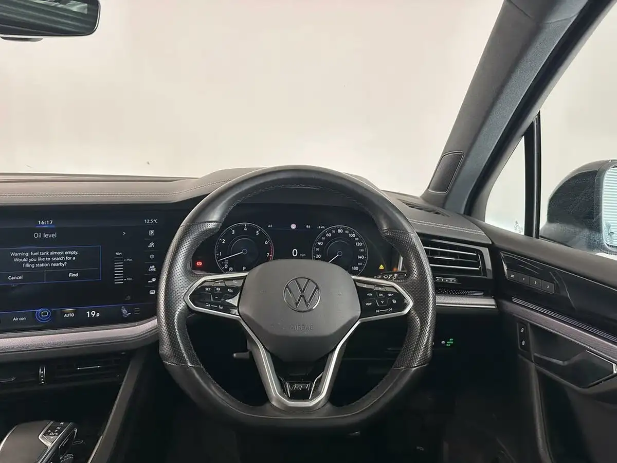 2020-volkswagen-touareg-30tsi-black-edition-big-37