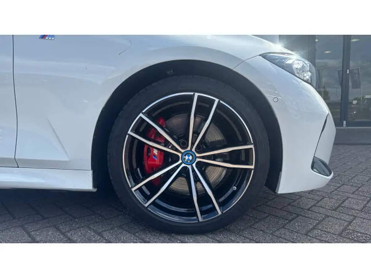 2024-bmw-3-series-20-330e-m-sport-touring-5d-big-13