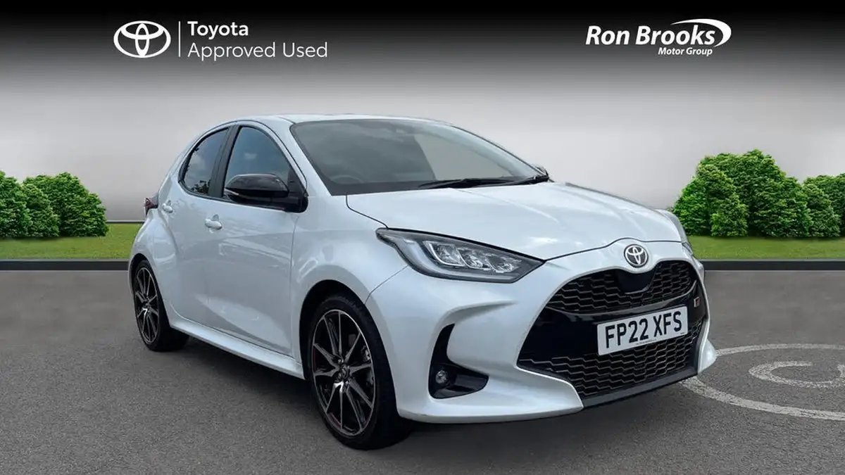 2022-toyota-yaris-15-vvt-i-gr-sport-big-0