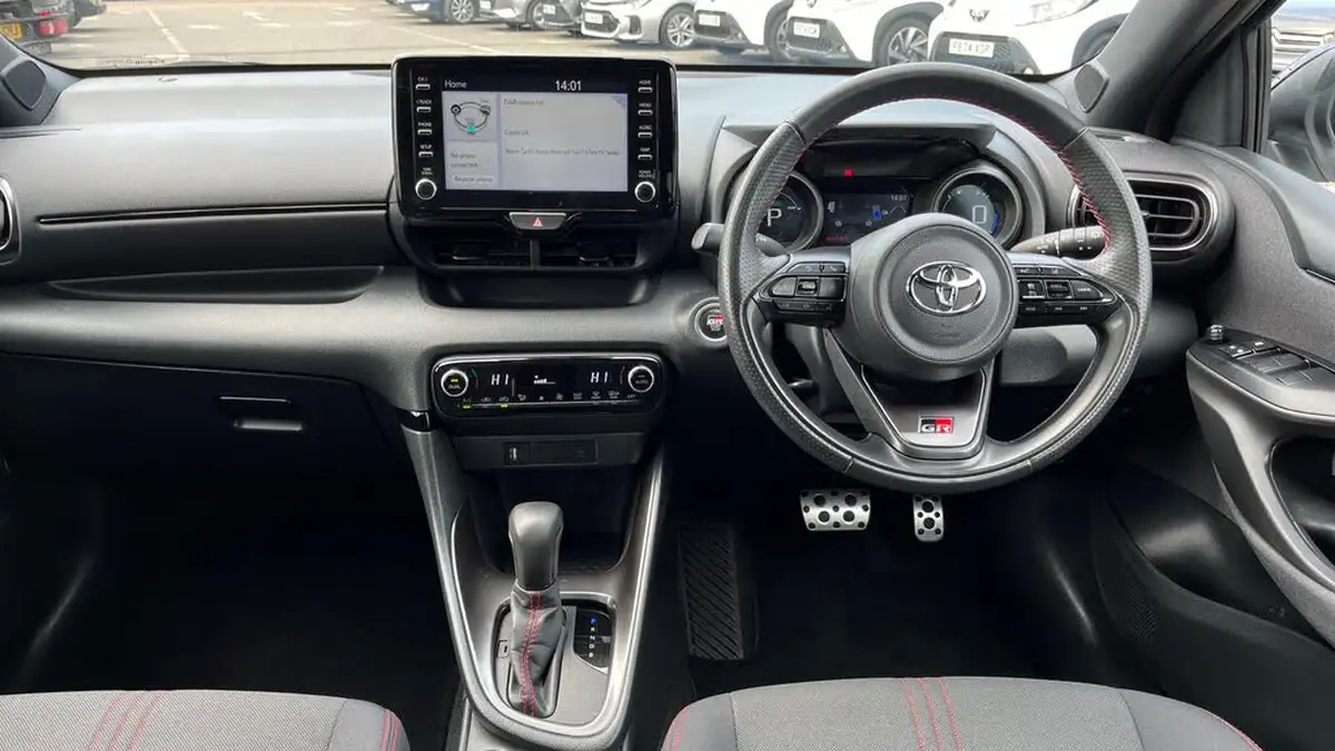 2022-toyota-yaris-15-vvt-i-gr-sport-big-4
