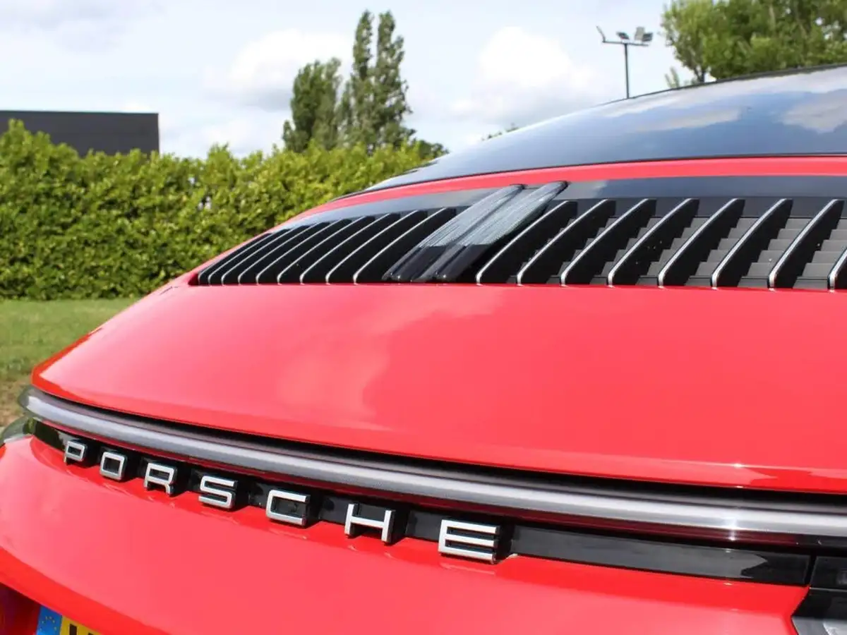 2021-porsche-911-30-targa-4-big-15