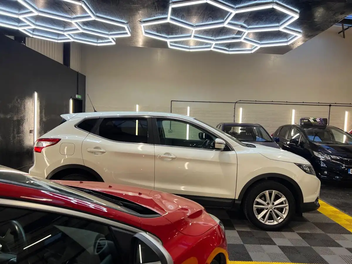 2015-nissan-qashqai-12-acenta-dig-t115ps-smart-vision-pack-big-3