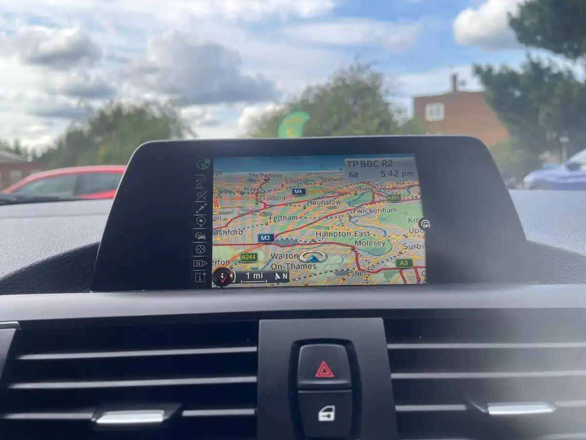 2016-bmw-1-series-15-118i-sport-5d-big-2