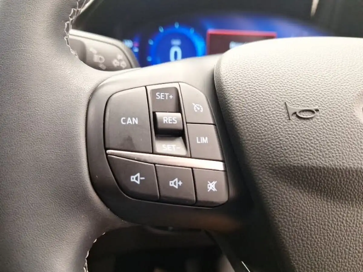 2022-ford-fiesta-10t-titanium-vignale-125ps-hybrid-mhev-powershift-big-13