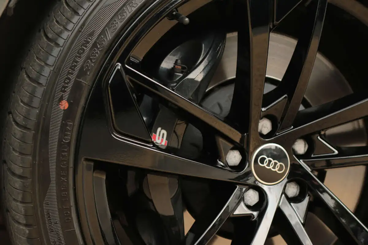 2022-audi-sq7-40-tfsi-black-edition-big-27