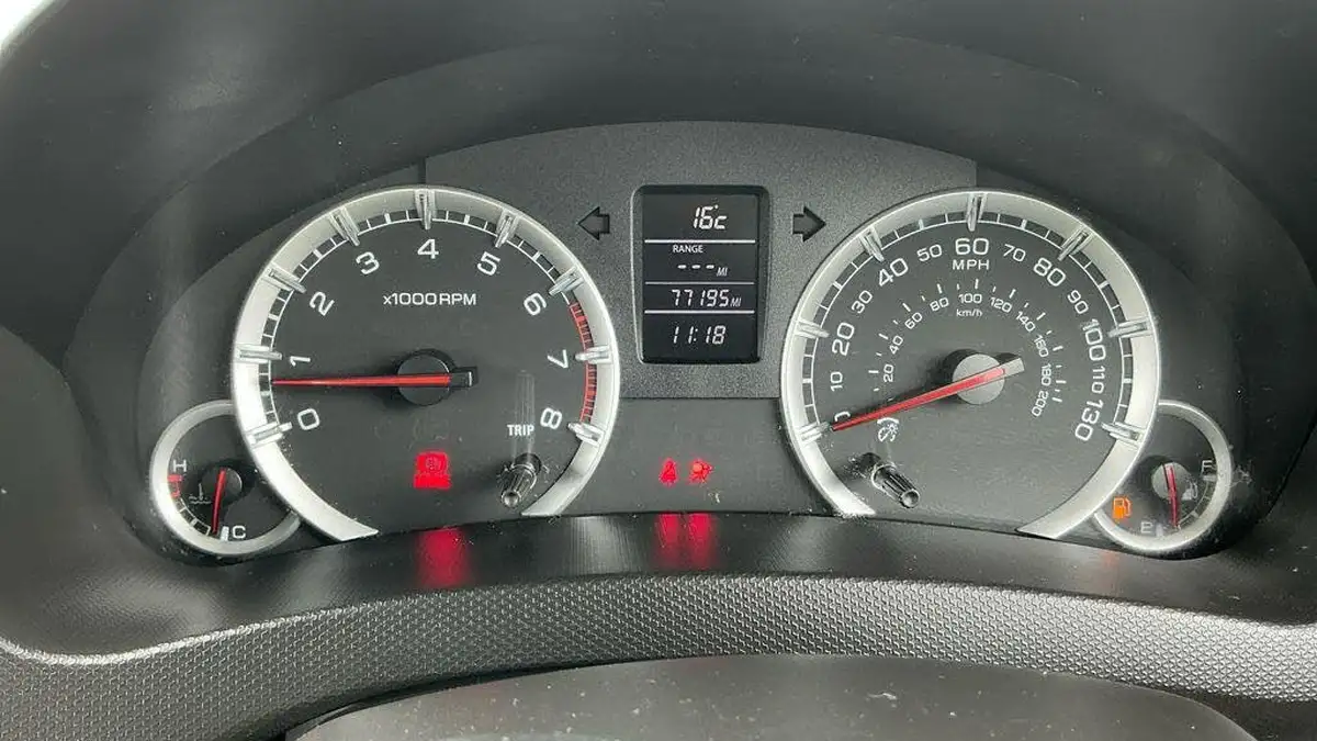 2013-suzuki-swift-12-sz3-93bhp-5d-big-9