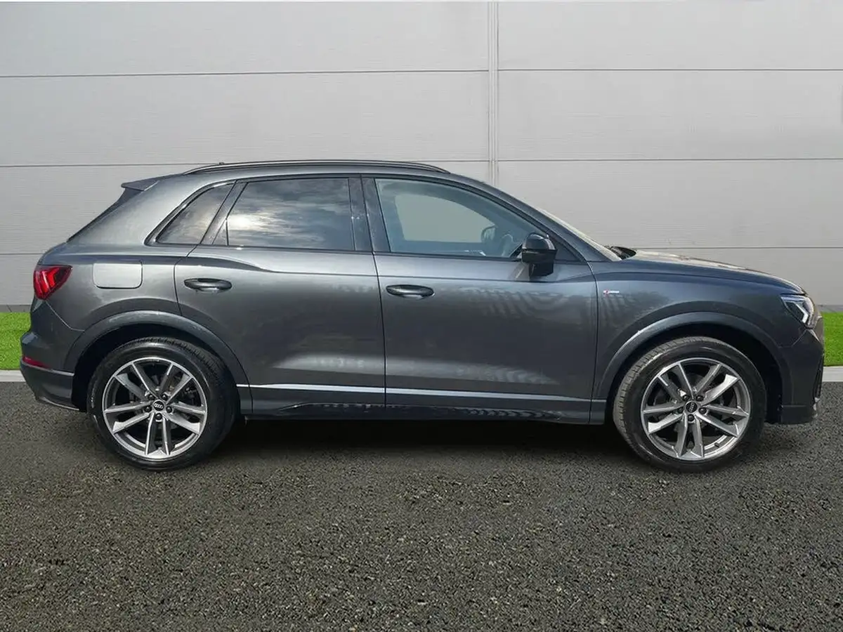 2021-audi-q3-15-35-tfsi-black-edition-codcomfort-sound-pack-station-wagon-big-7