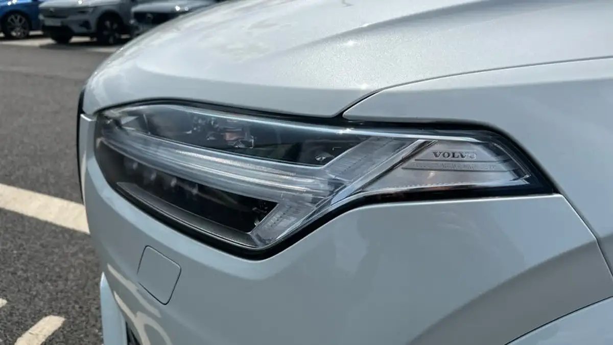 2024-volvo-xc90-20-t8-ultra-dark-big-16