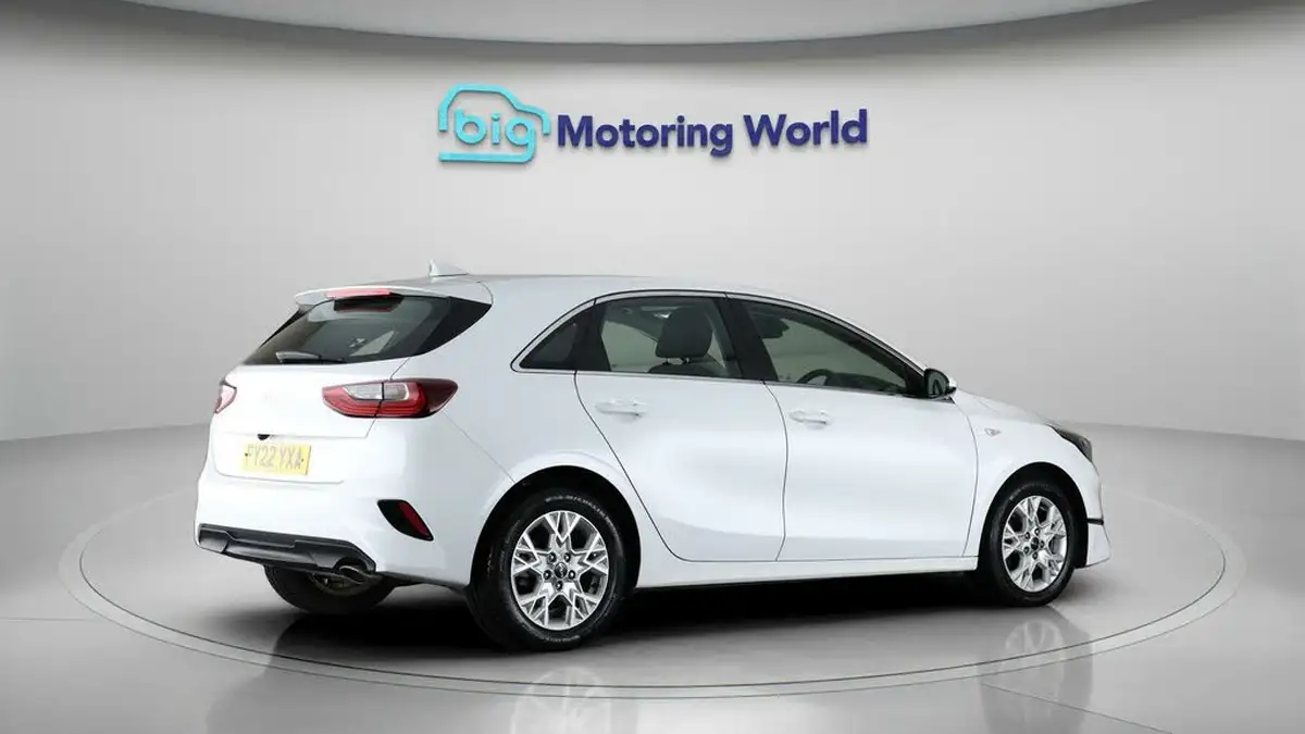 2021-kia-ceed-10-t-gdi-2-hatchback-big-6
