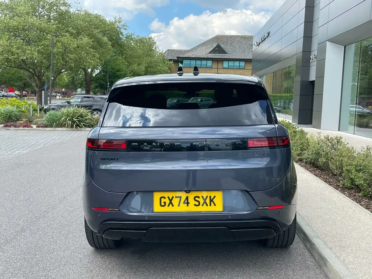 2025-land-rover-range-rover-sport-30-d300-dynamic-se-big-12