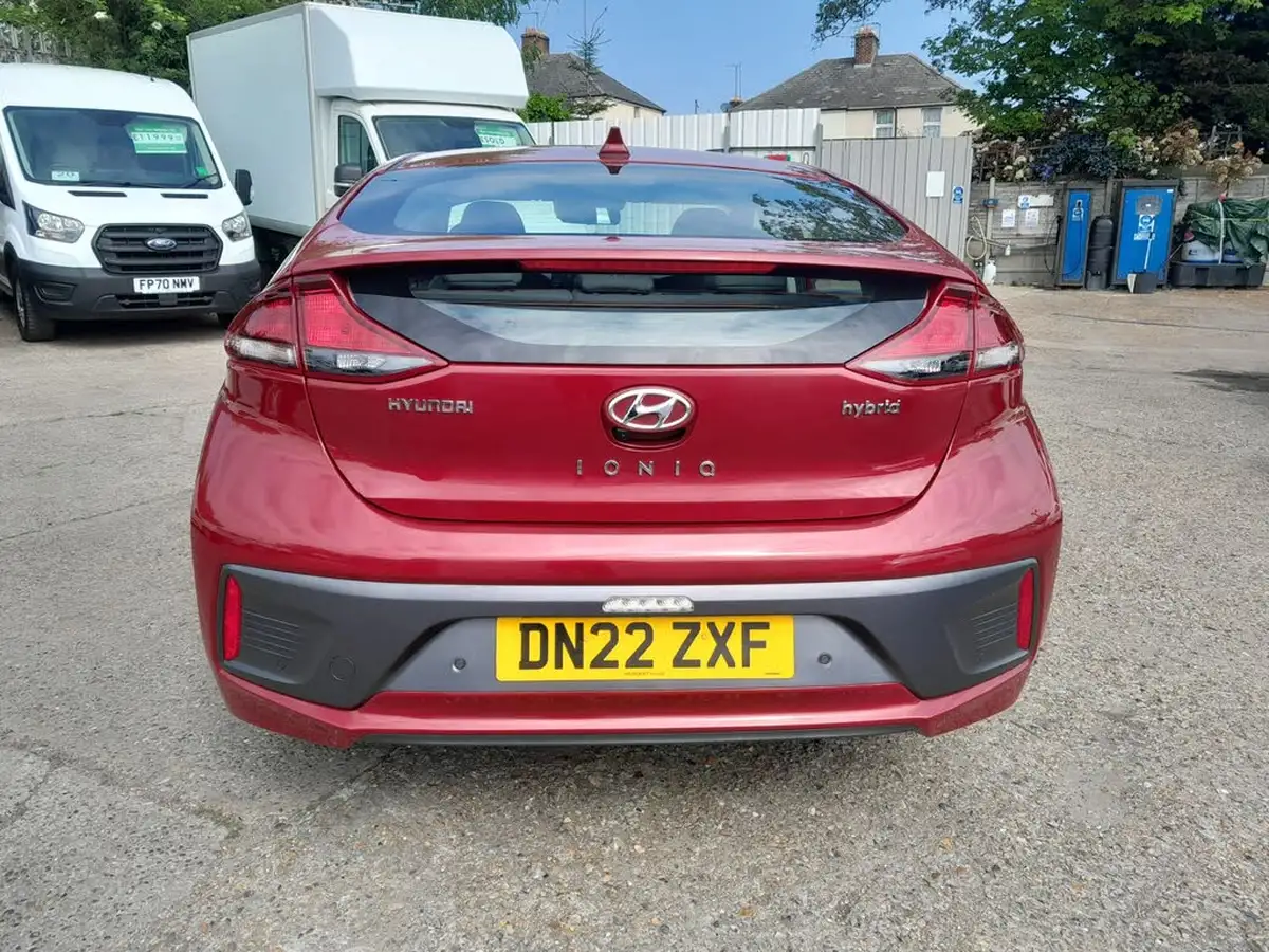 2022-hyundai-ioniq-16-gdi-premium-se-hybrid-big-5