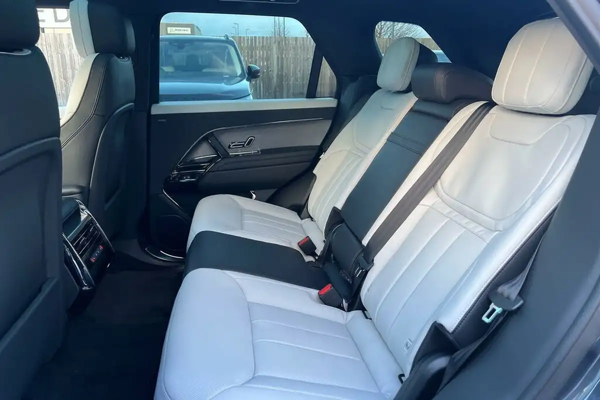 2025-land-rover-range-rover-sport-30-d300-dynamic-se-big-40