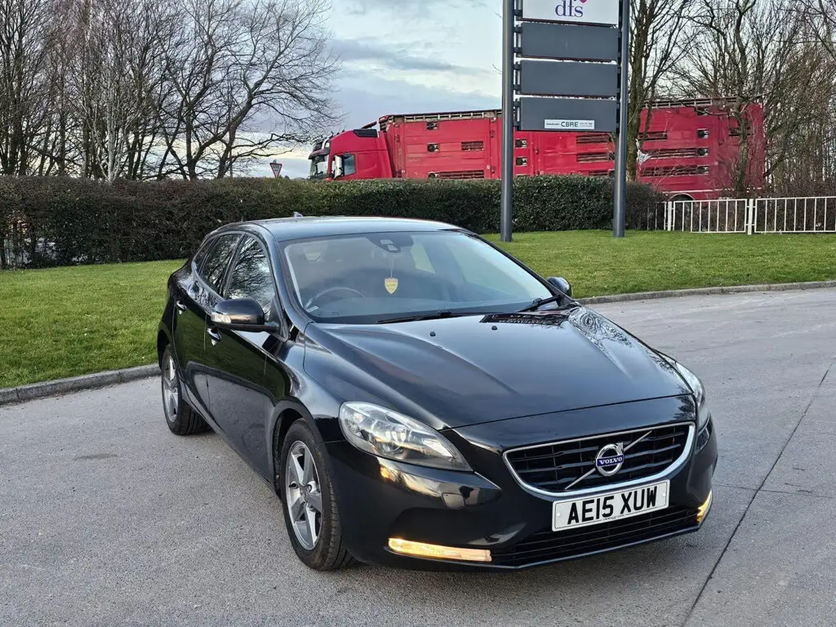 2015-volvo-v40-16td-d2-es-big-11