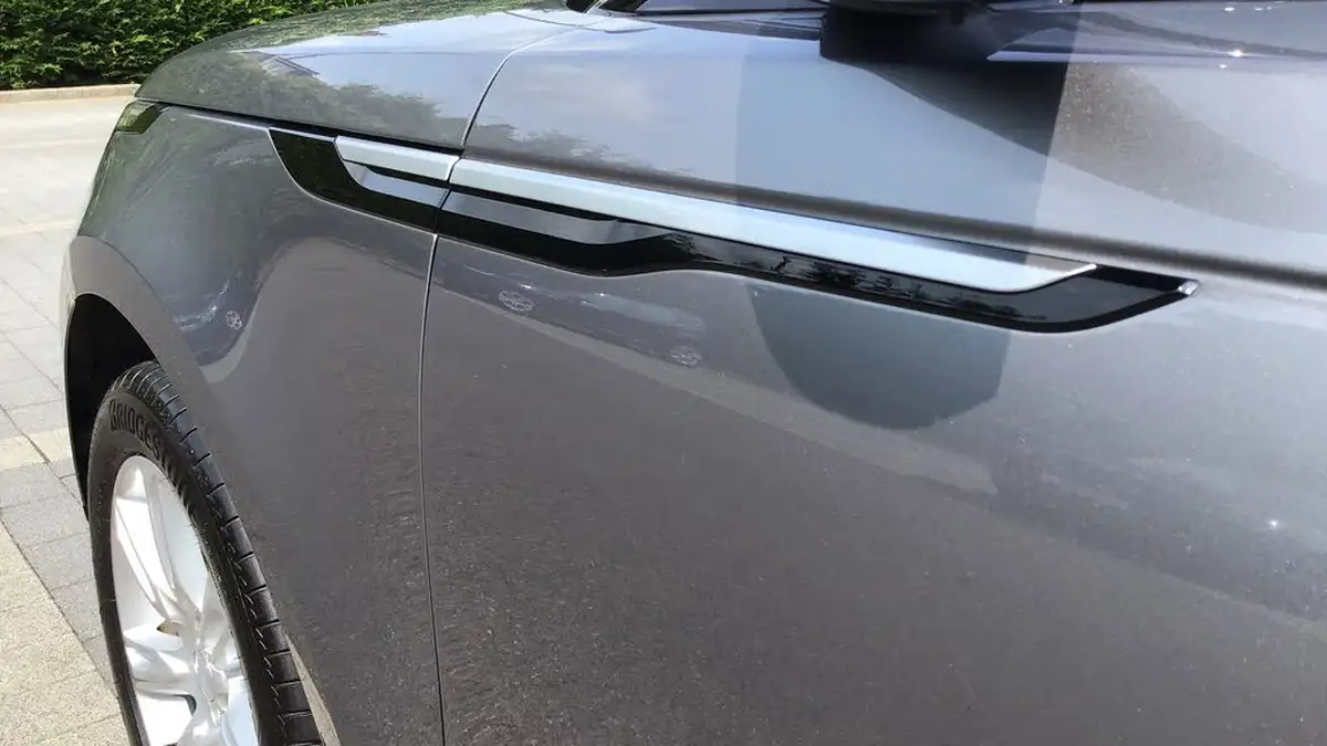 2022-land-rover-range-rover-velar-20-p400e-se-big-19