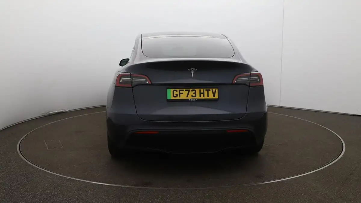 2023-tesla-model-y-e-rwd-big-57