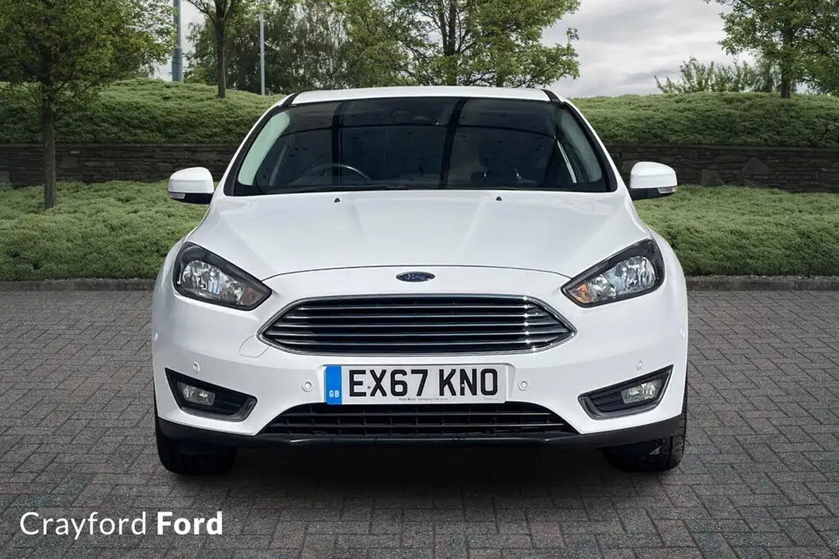2017-ford-focus-15t-titanium-hatchback-big-3