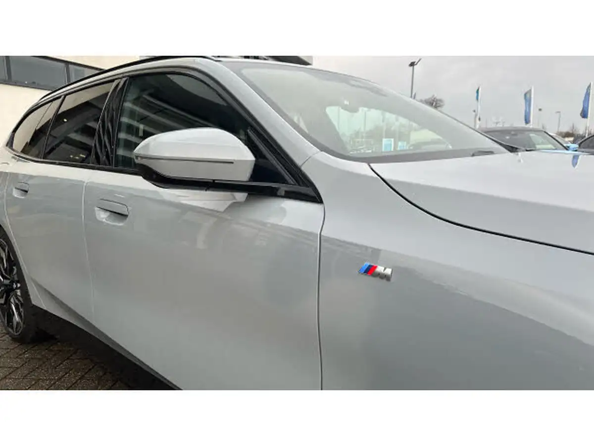 2025-bmw-5-series-20-530e-m-sport-pro-touring-5d-big-38