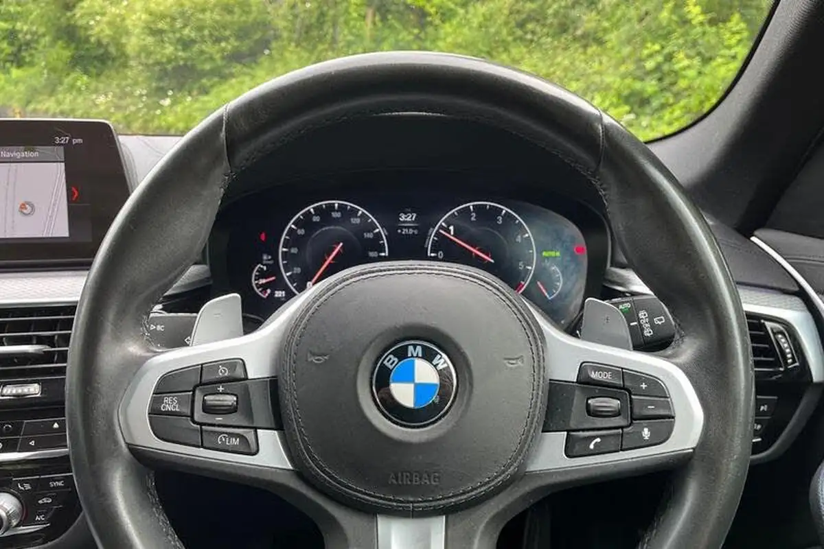 2019-bmw-5-series-20td-520d-m-sport-188bhp-xdrive-touring-5d-big-11