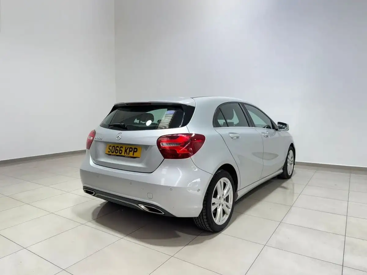 2016-mercedes-benz-a-class-15d-a180d-sport-premiumss-7g-dct-big-15