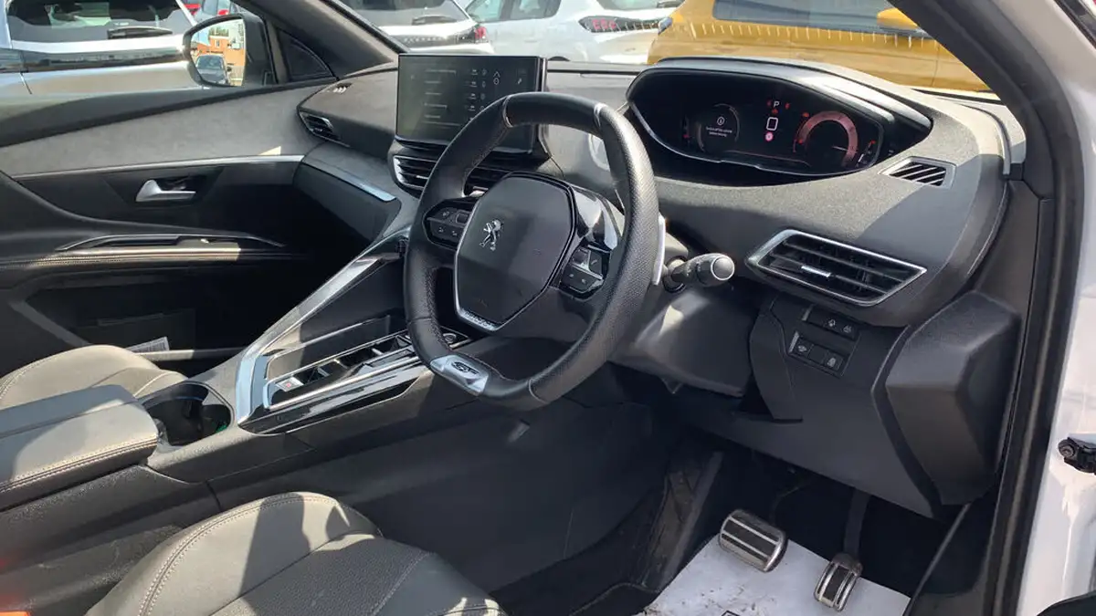 2024-peugeot-5008-suv-15-bluehdi-gt-130ps-big-10