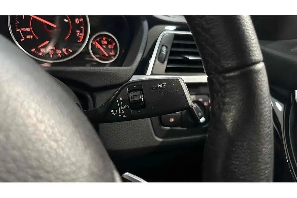 2018-bmw-3-series-20-320i-sport-saloon-4d-auto-big-28