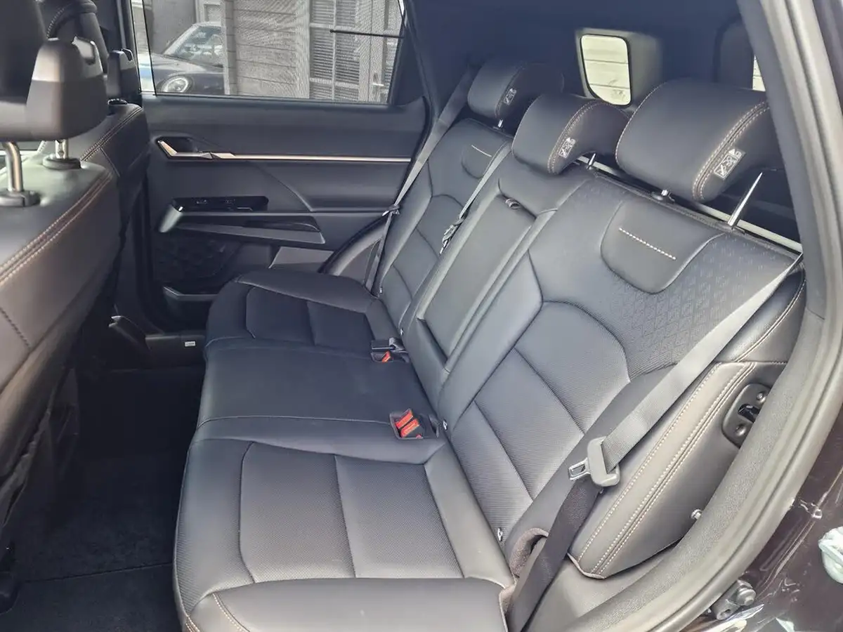 2025-kgm-ssangyong-torres-15-k40-awd-big-12