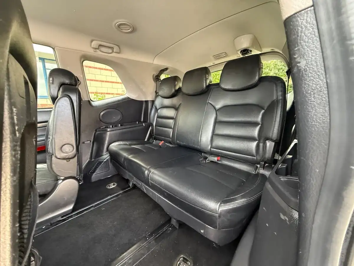 2018-kgm-ssangyong-turismo-22td-ex-auto-big-22