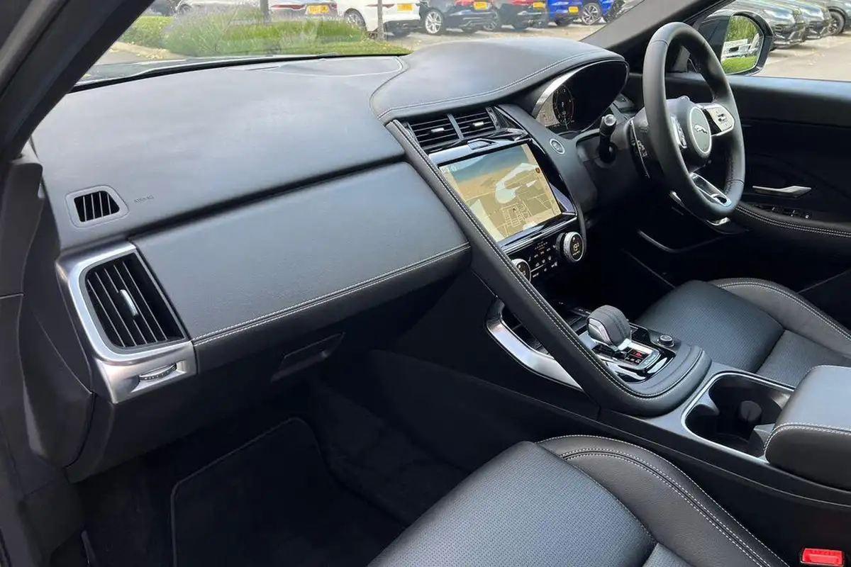 2024-jaguar-e-pace-20-d200-r-dynamic-se-black-big-38