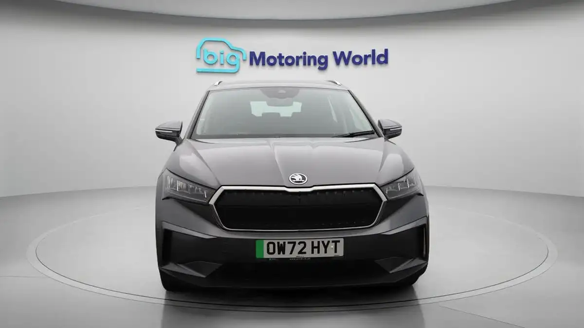 2022-skoda-enyaq-e-60-big-2