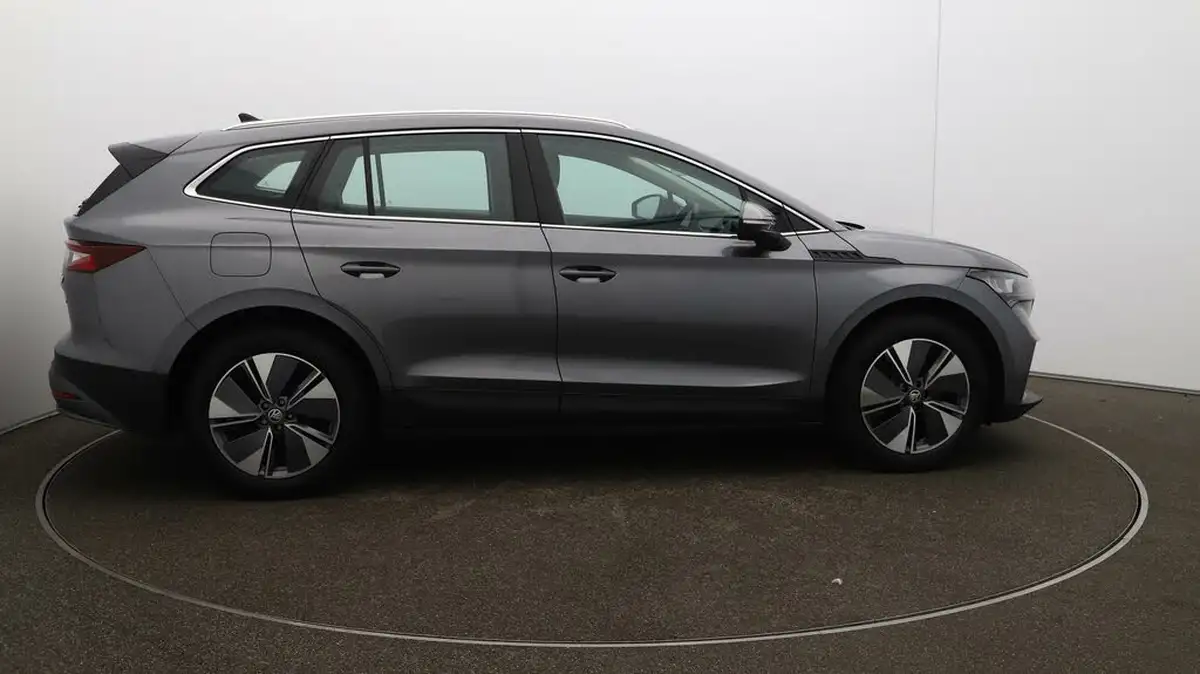 2022-skoda-enyaq-e-60-big-50
