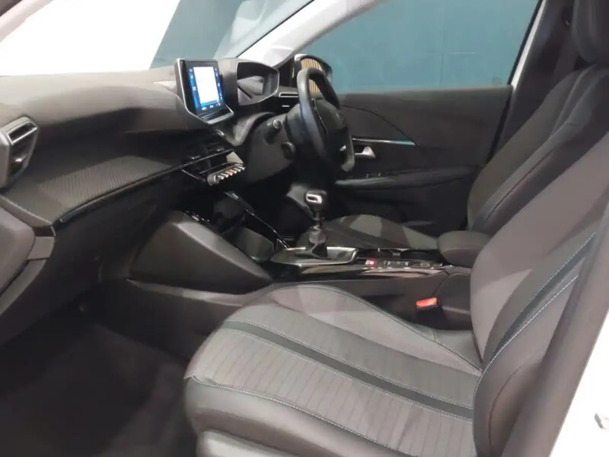 2020-peugeot-208-12-puretech-allure-premium-100bhp-big-4