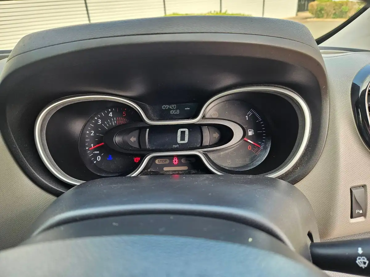 2019-renault-trafic-16dci-ll29-120-sport-nav-e6-panel-van-big-11