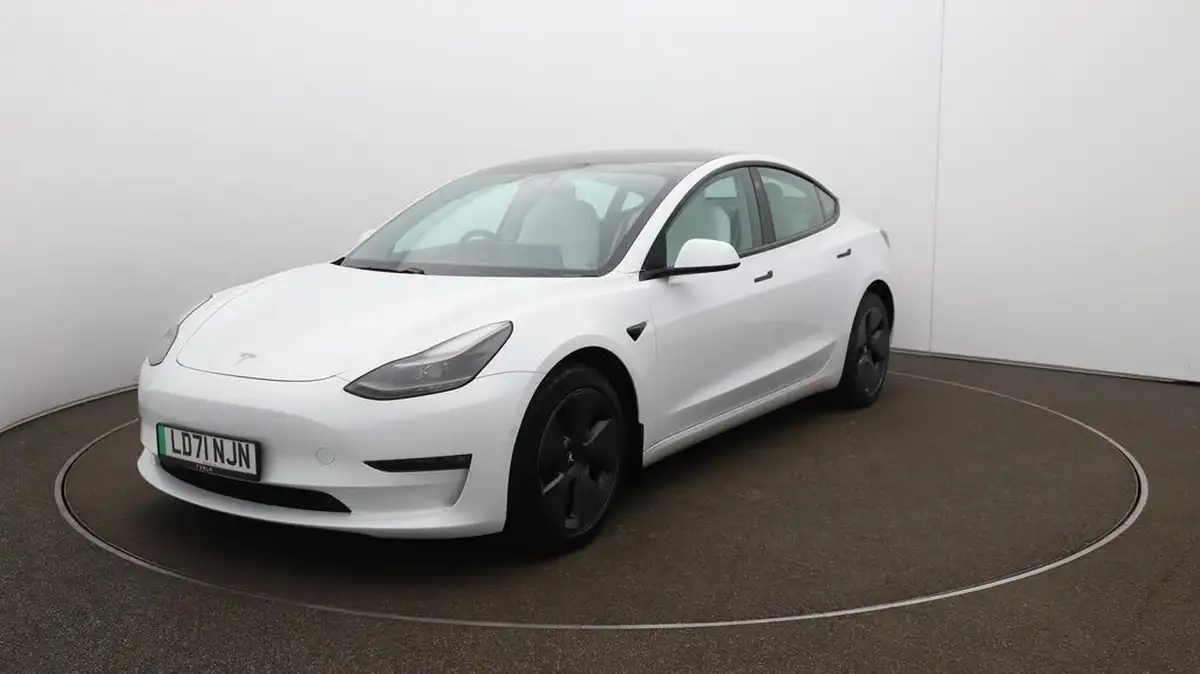2021-tesla-model-3-e-long-range-awd-big-37